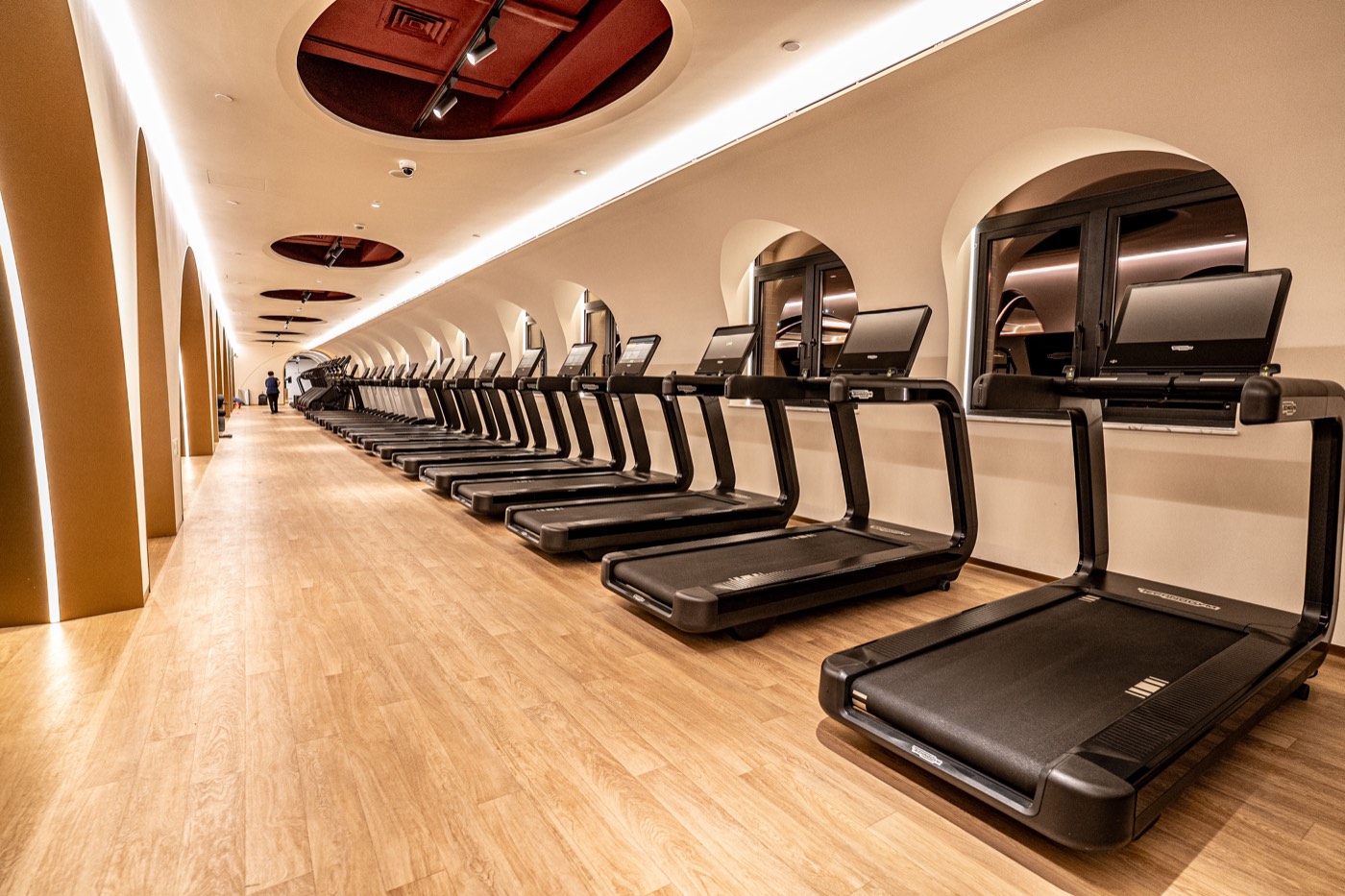 Change Pro treadmill hall